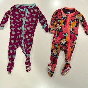 2x KicKee (0-3 month) baby print footie two way zipper onsies